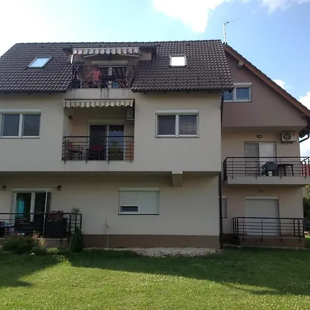 Bella 公寓 巴拉顿菲赖德