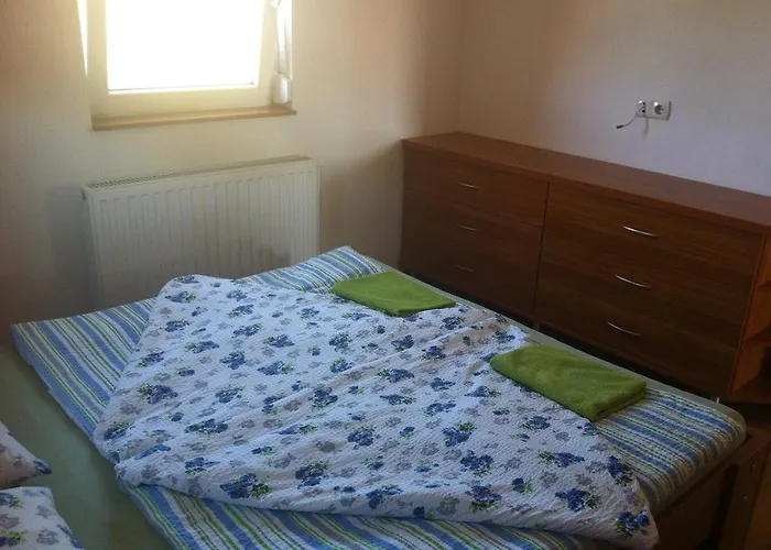 Bella 巴拉顿菲赖德